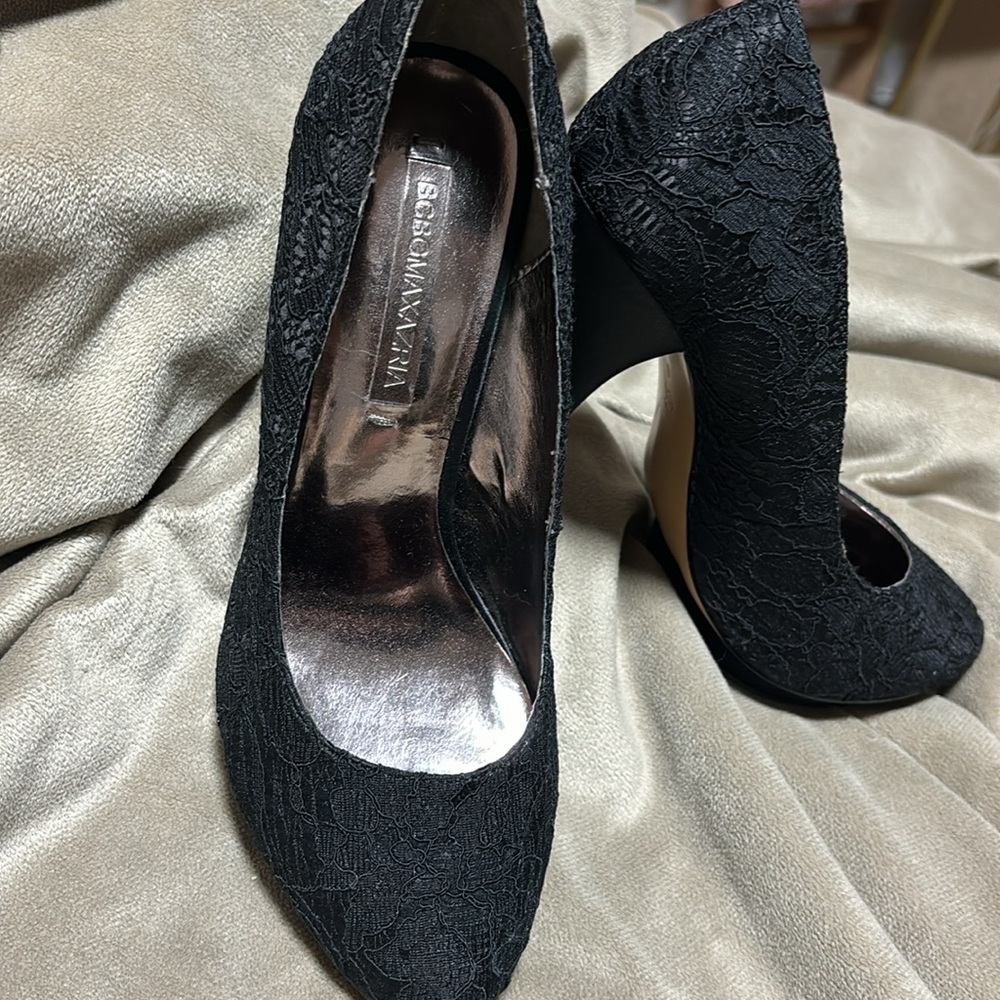 BCBGMaxazria “Ogden” Lace Pump Size 8M - Picture 2 of 5